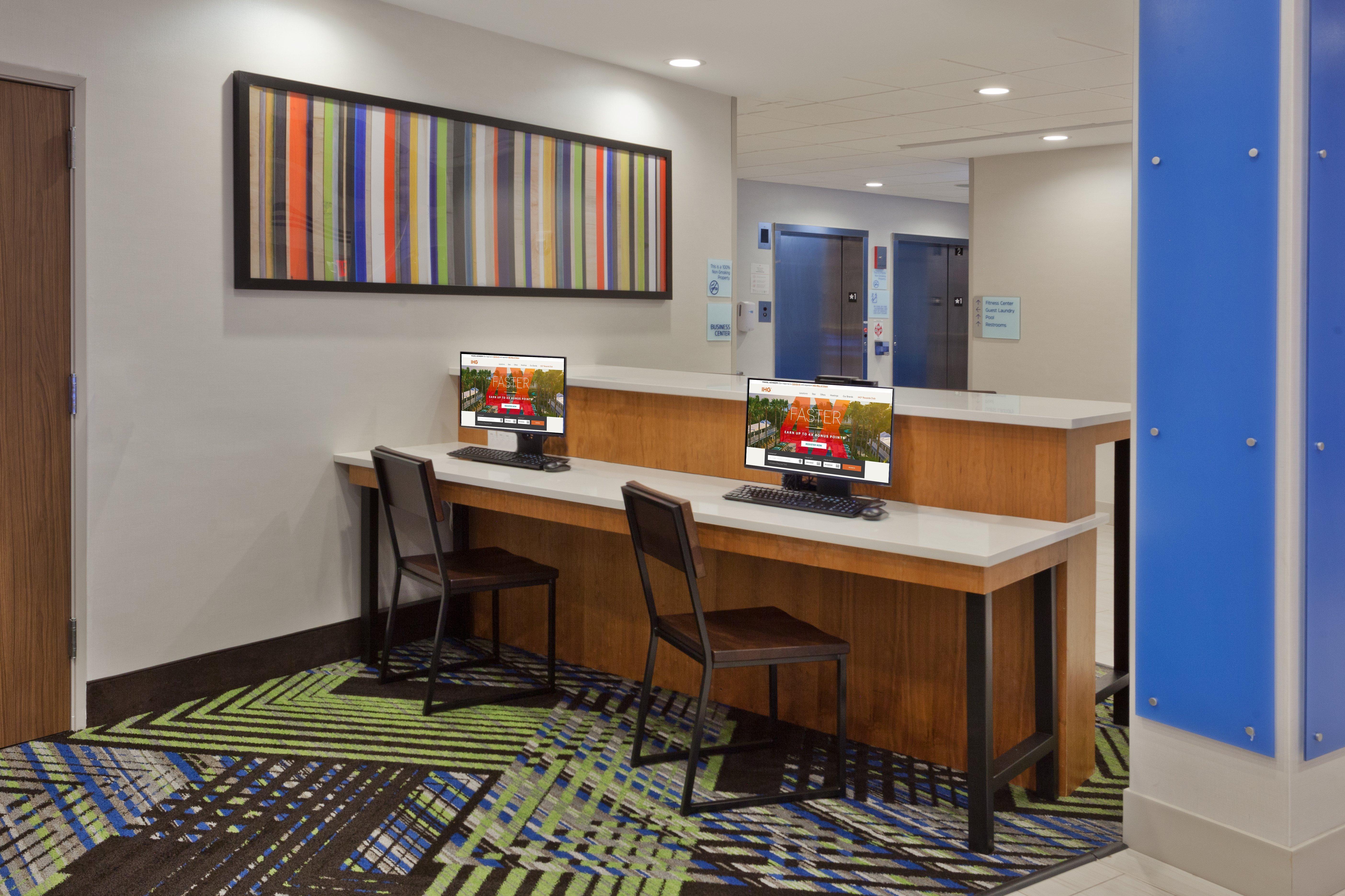Express & - By Ihg Hotel 3*